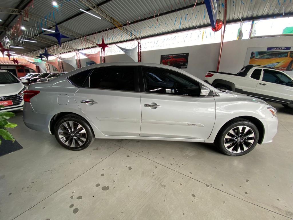 NISSAN Sentra - Foto