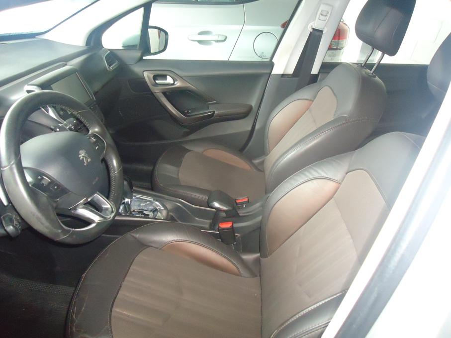 PEUGEOT 2008 - Foto