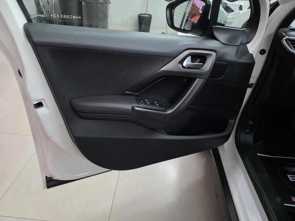 PEUGEOT 2008 - Foto