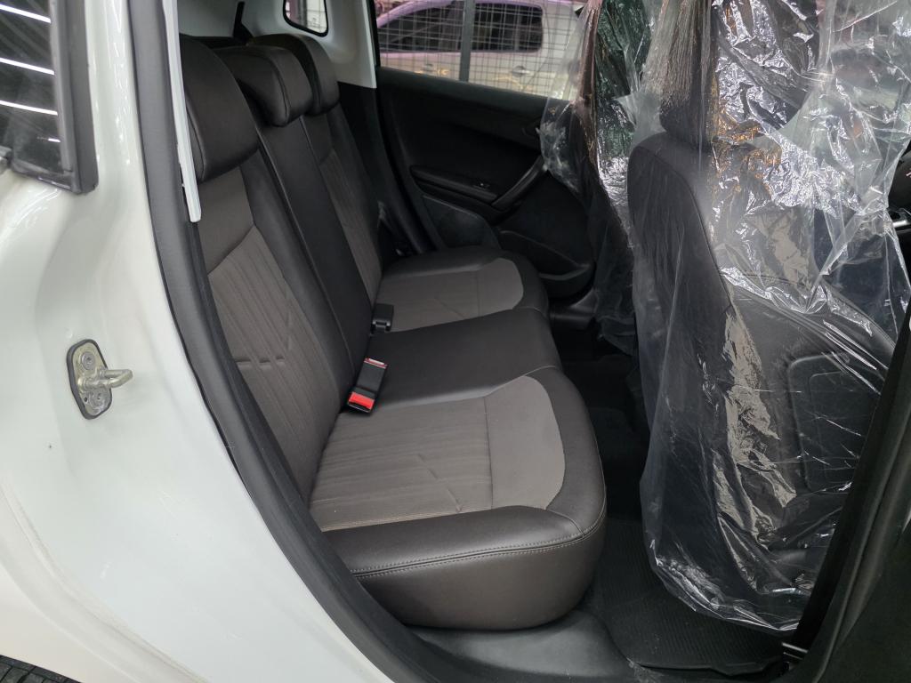 PEUGEOT 2008 - Foto