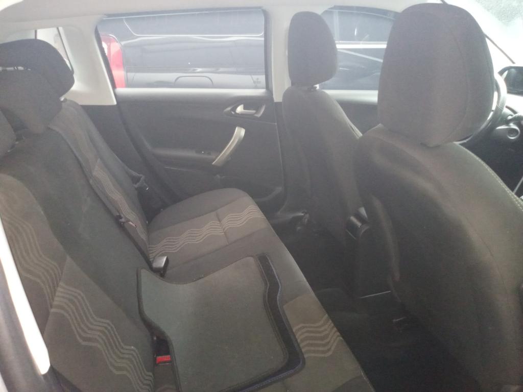 PEUGEOT 2008 - Foto