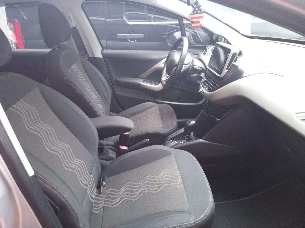 PEUGEOT 2008 - Foto
