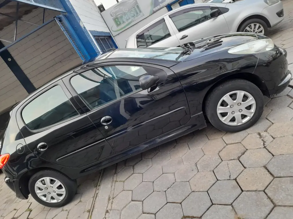 PEUGEOT 207 Hatch - Foto