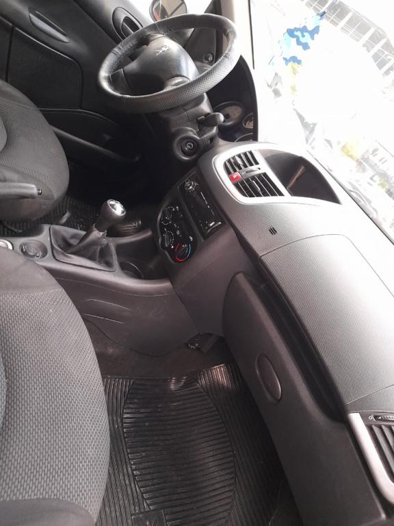 PEUGEOT 207 Hatch - Foto