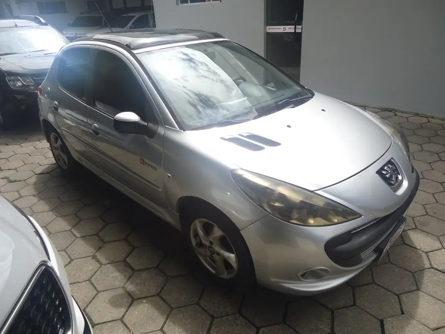 PEUGEOT 207 Hatch - Foto