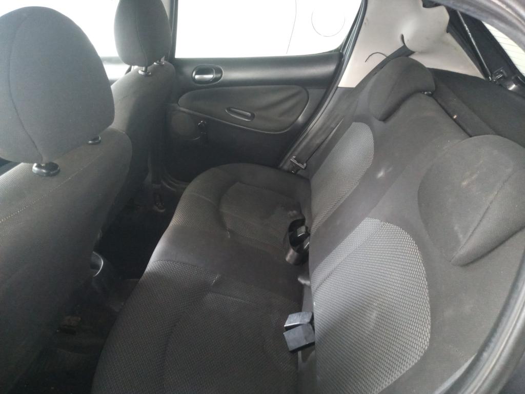 PEUGEOT 207 Hatch - Foto