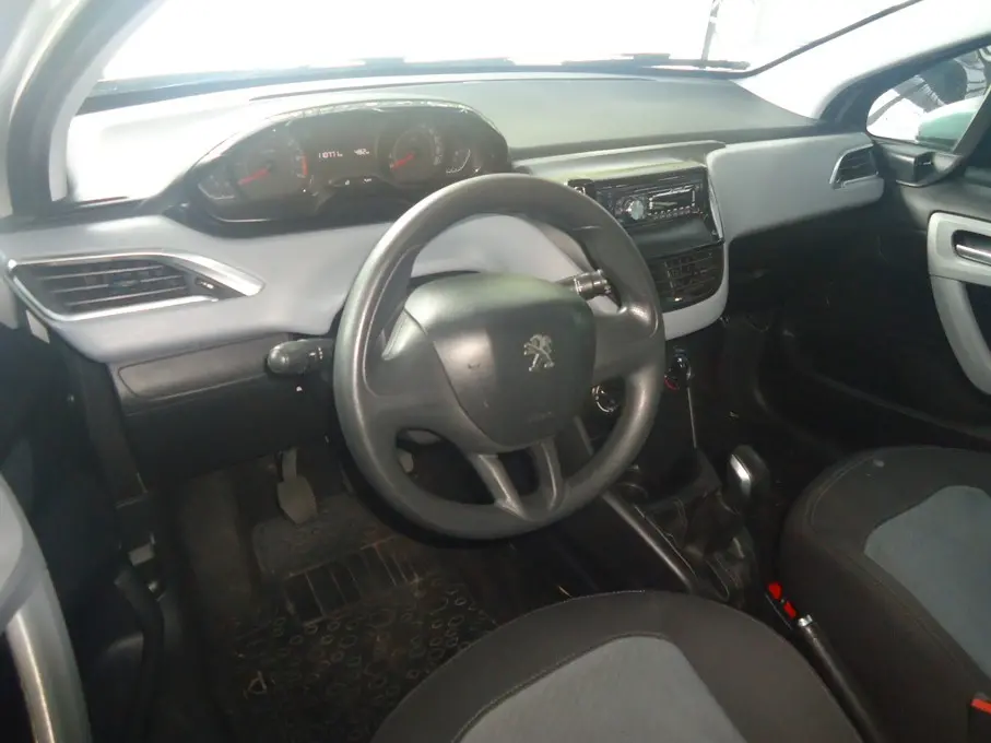 PEUGEOT 208 - Foto