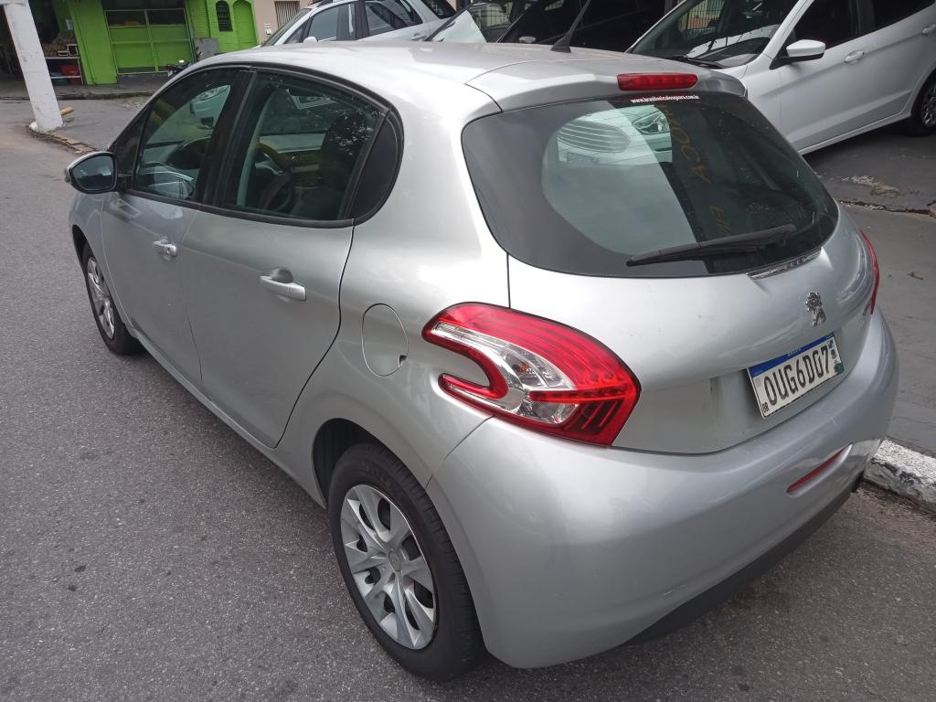 PEUGEOT 208 - Foto