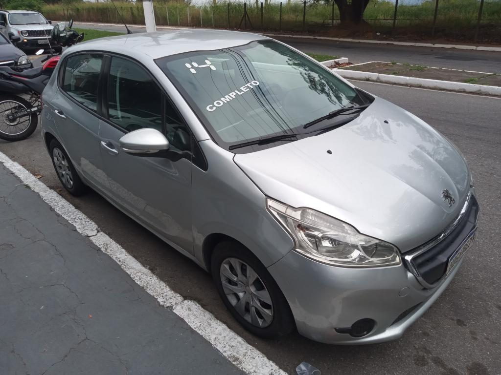 PEUGEOT 208 - Foto