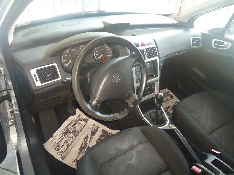 PEUGEOT 307 Hatch - Foto