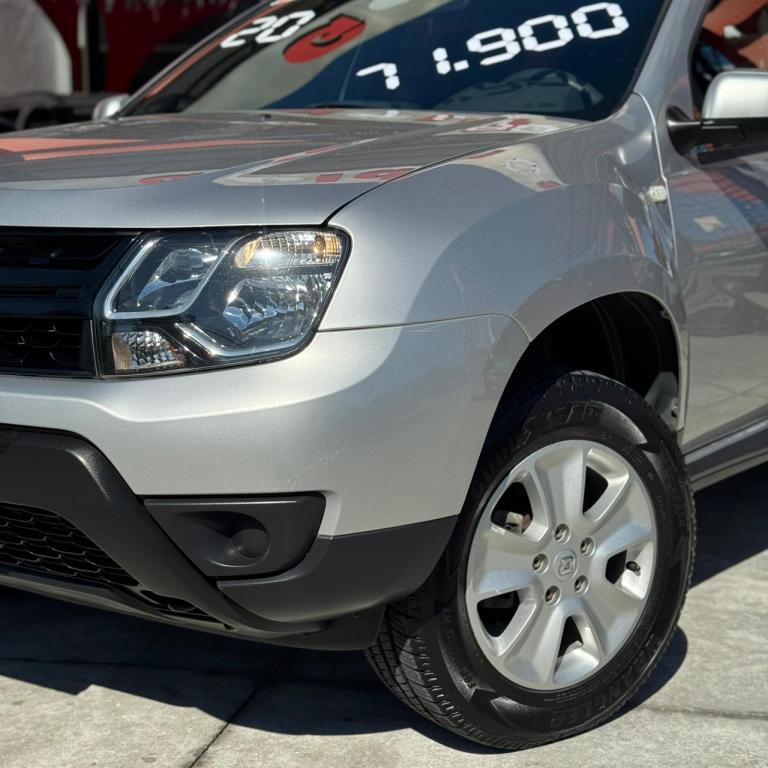 RENAULT Duster - Foto