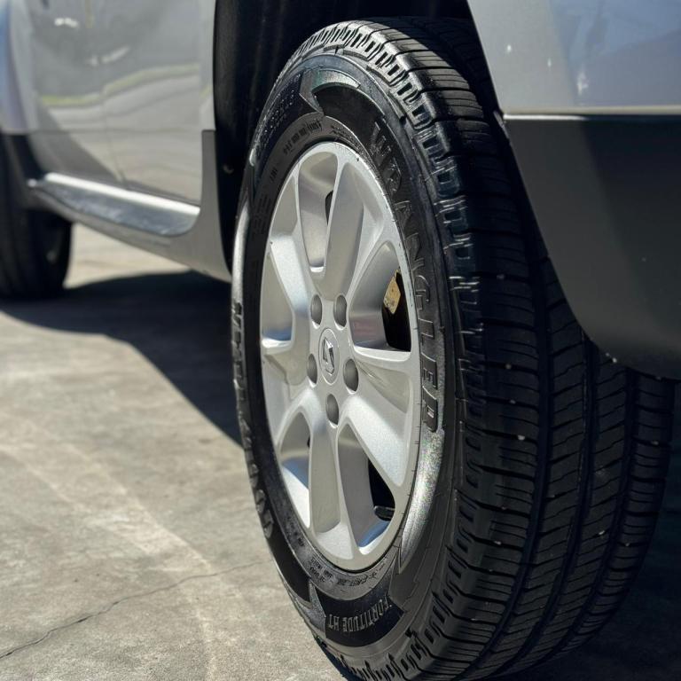 RENAULT Duster - Foto