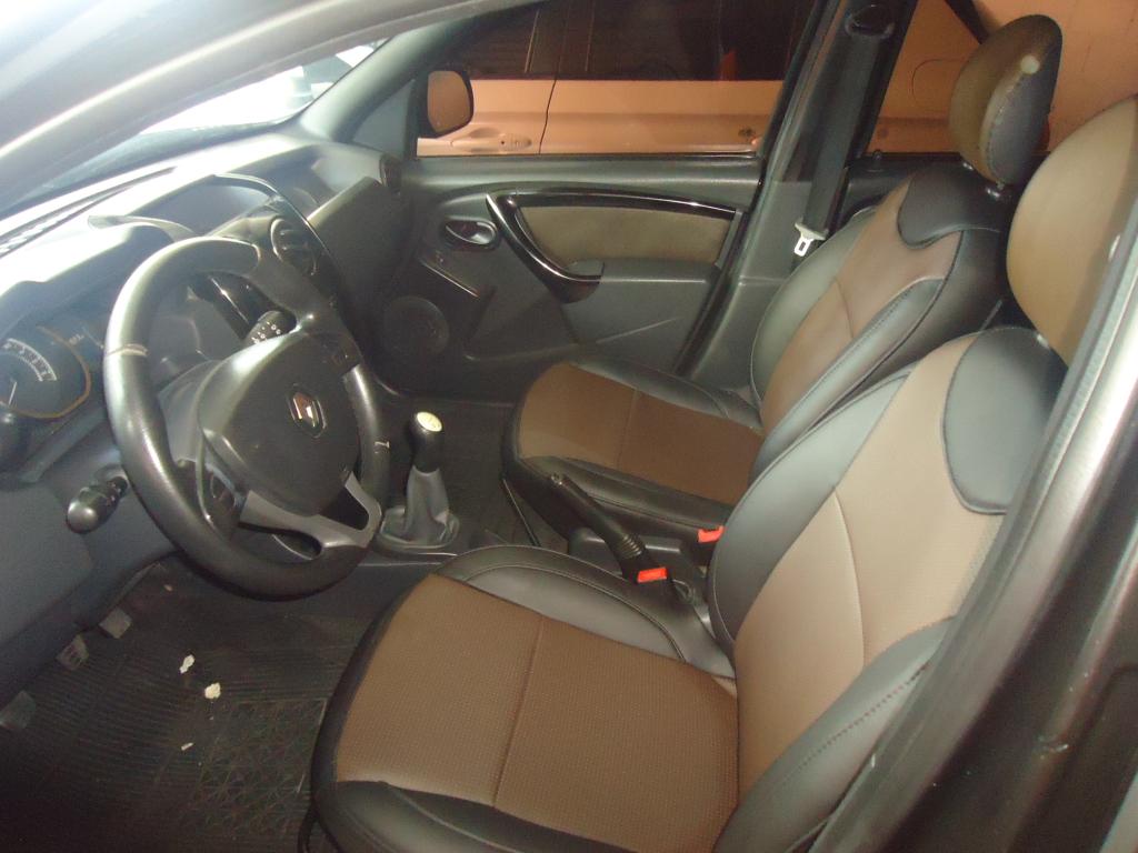 RENAULT Duster - Foto