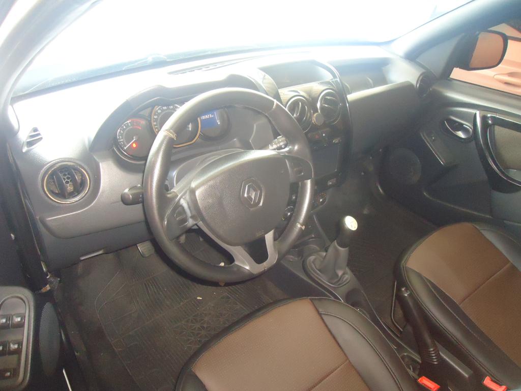 RENAULT Duster - Foto