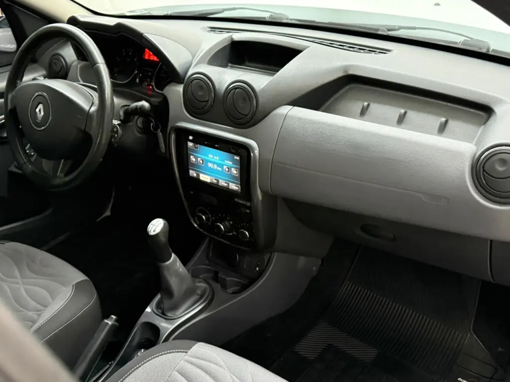 RENAULT Duster - Foto
