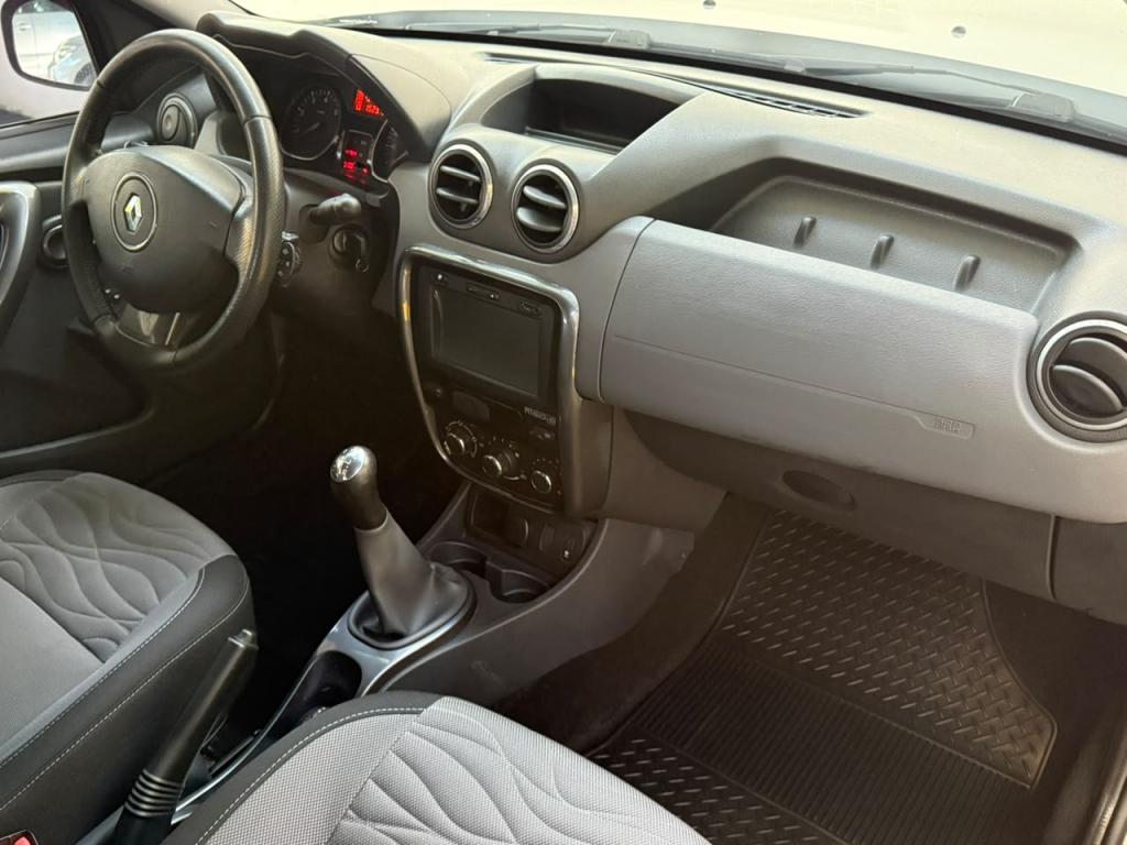 RENAULT Duster - Foto