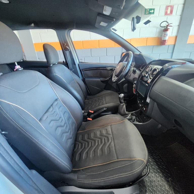 RENAULT Duster - Foto