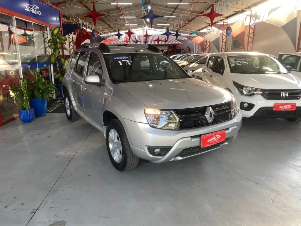 RENAULT Duster - Foto