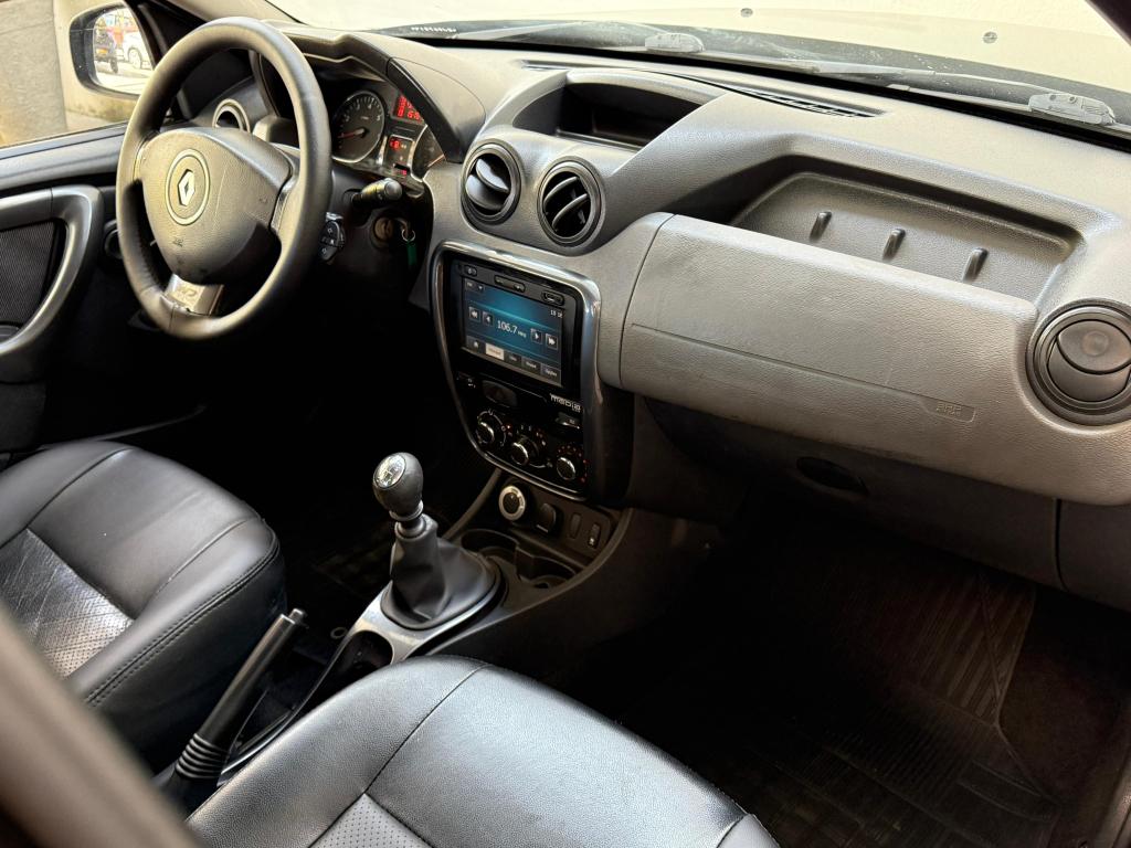 RENAULT Duster - Foto