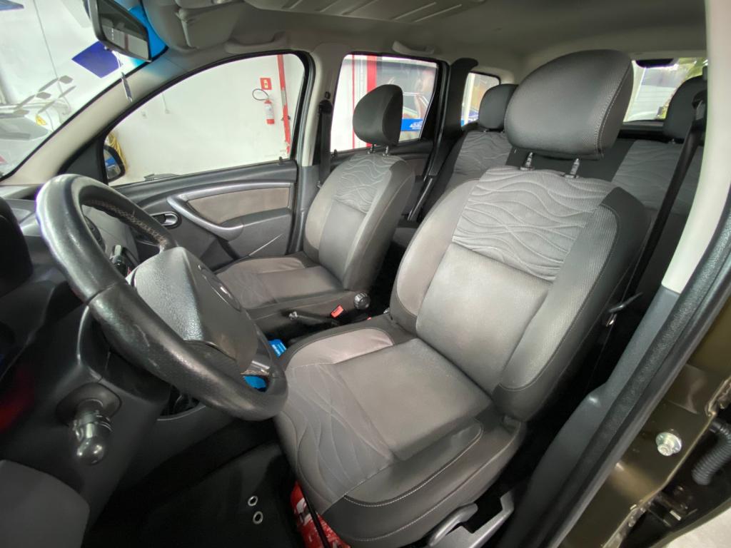 RENAULT Duster - Foto