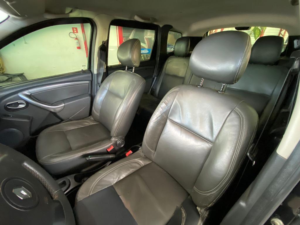 RENAULT Duster - Foto