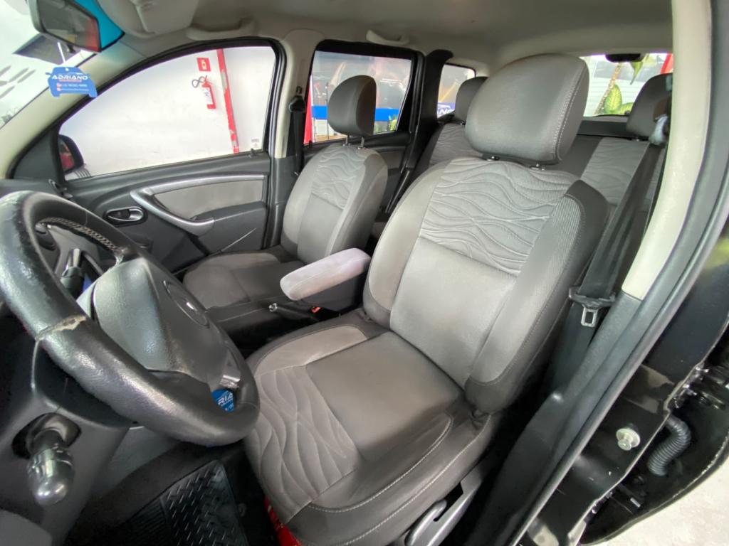 RENAULT Duster - Foto