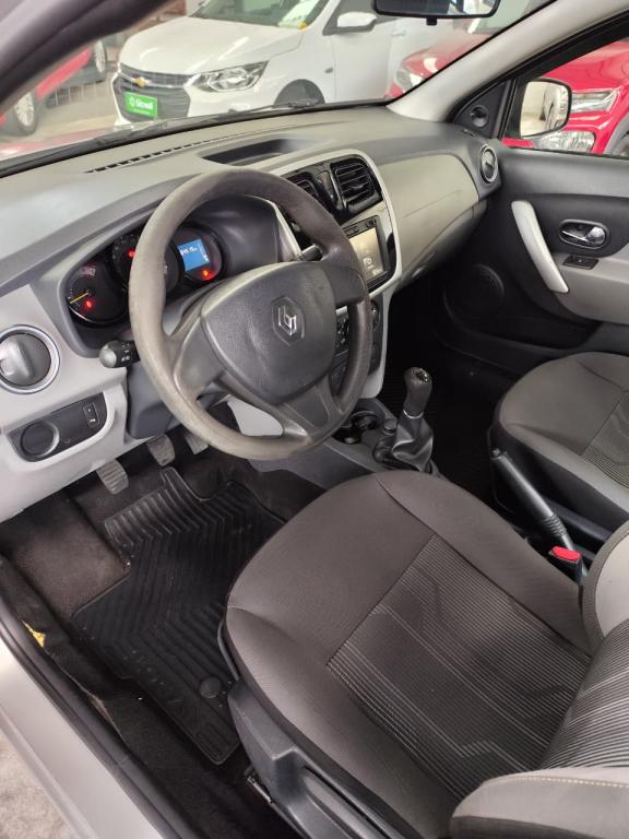 RENAULT Logan - Foto