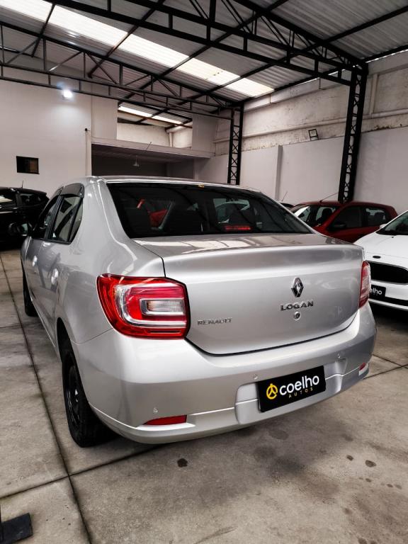 RENAULT Logan - Foto