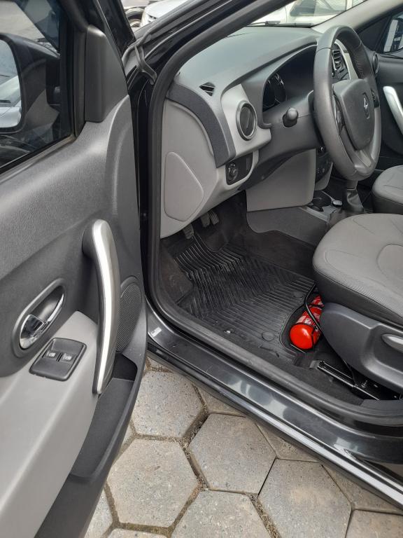 RENAULT Logan - Foto