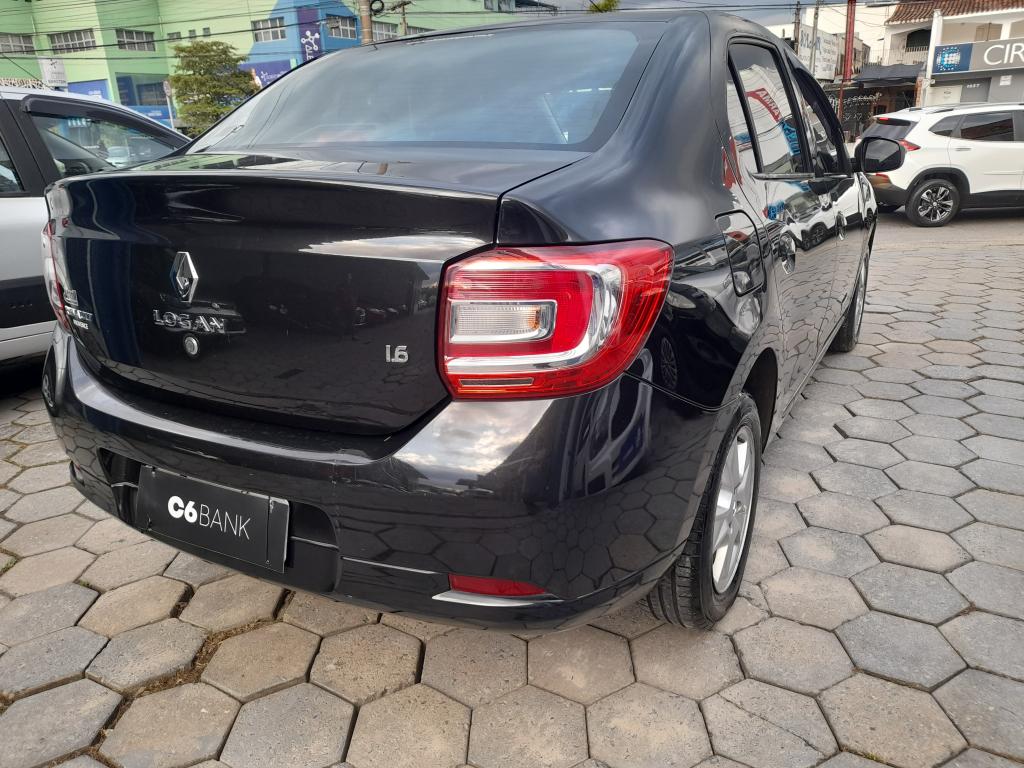 RENAULT Logan - Foto