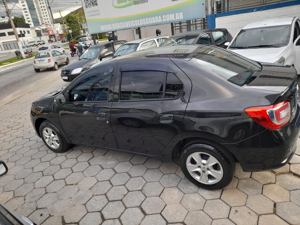 RENAULT Logan - Foto