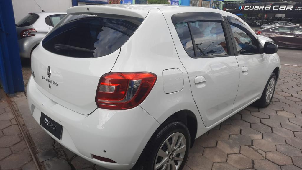 RENAULT Sandero - Foto