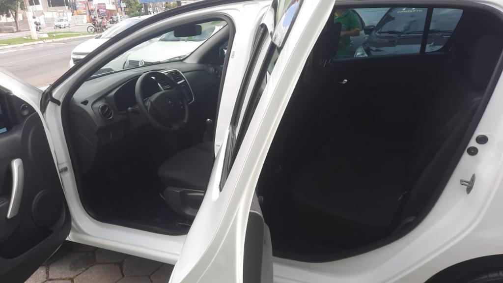 RENAULT Sandero - Foto