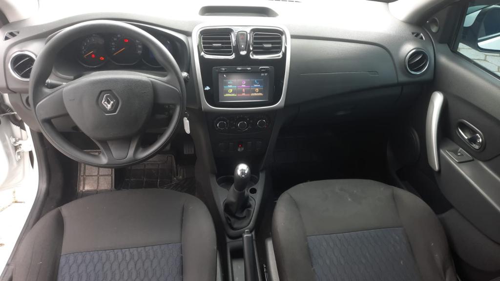 RENAULT Sandero - Foto