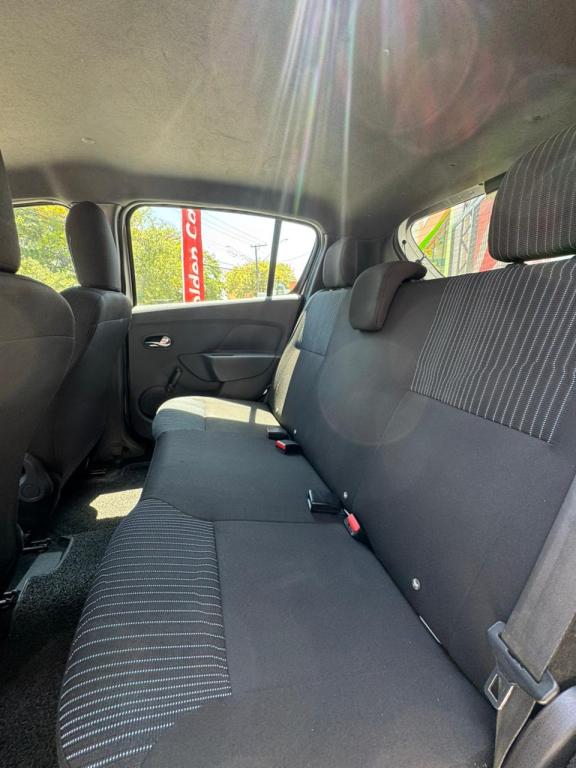 RENAULT Sandero - Foto