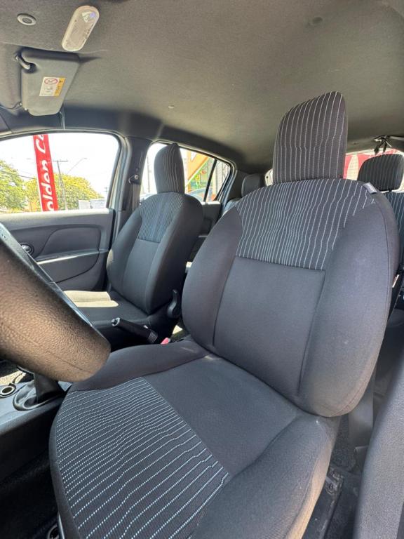 RENAULT Sandero - Foto