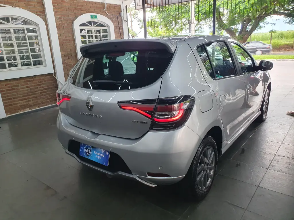 RENAULT Sandero - Foto