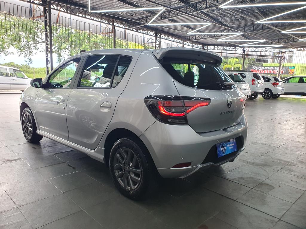 RENAULT Sandero - Foto