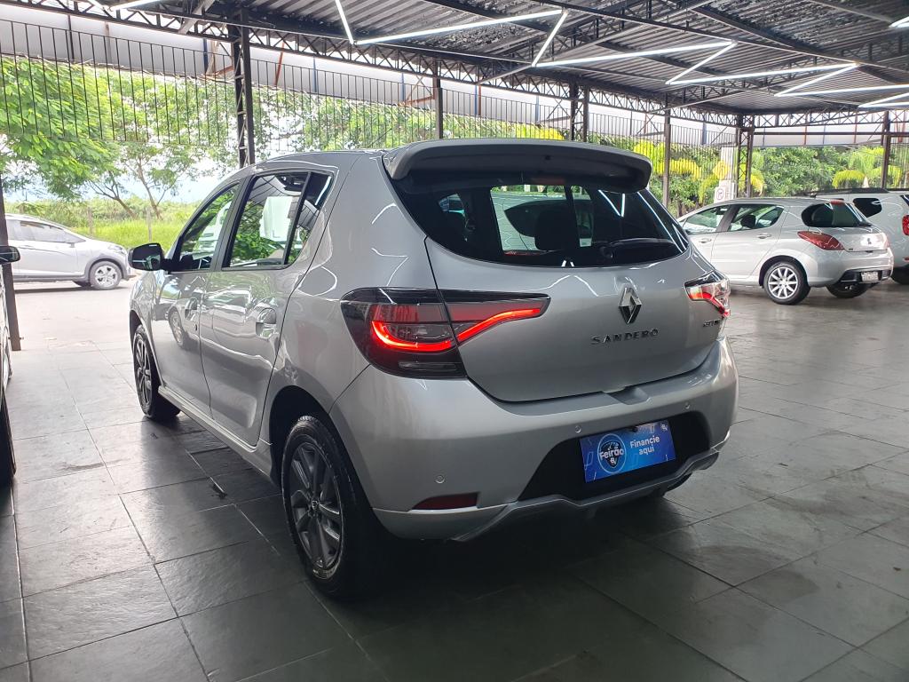 RENAULT Sandero - Foto