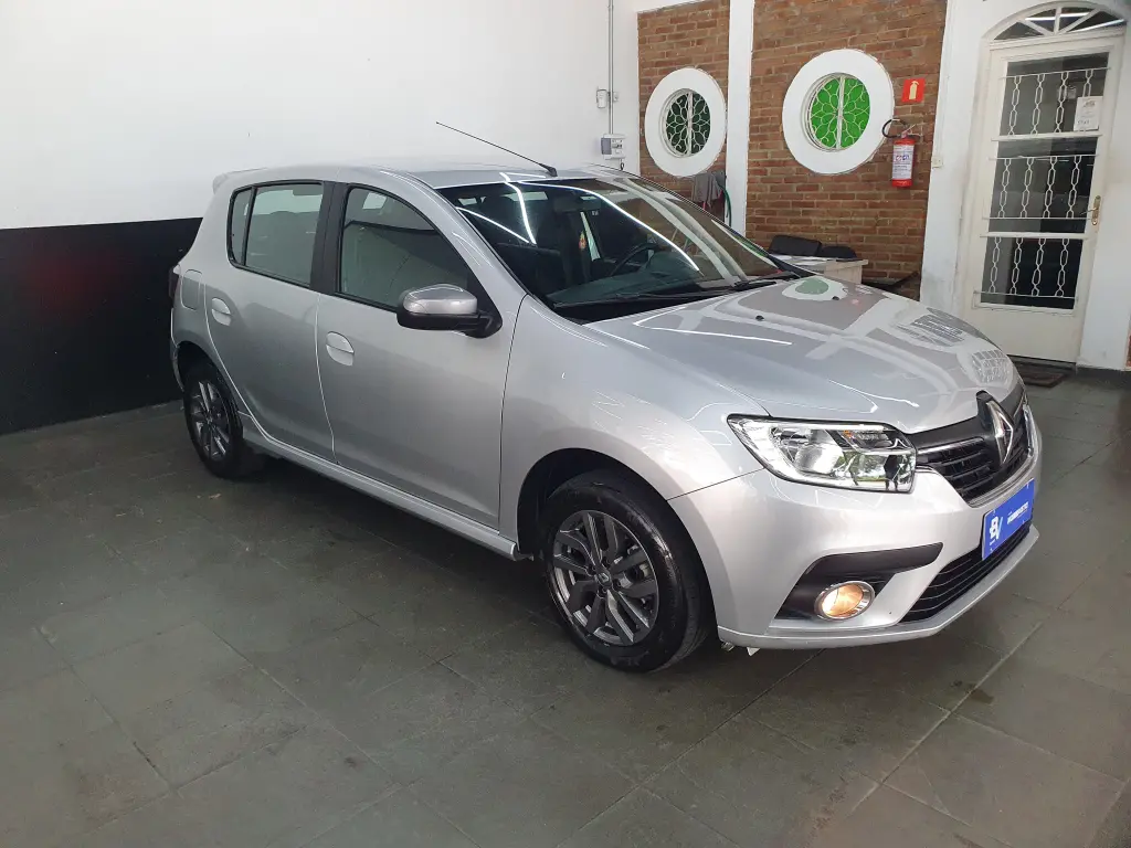 RENAULT Sandero - Foto