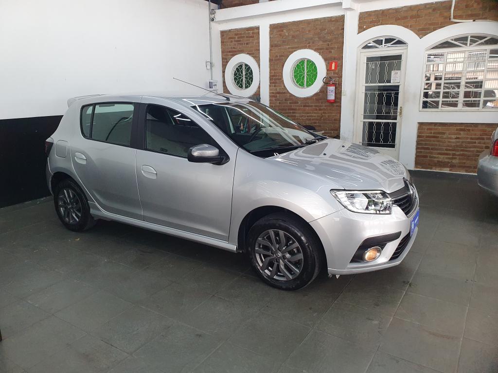 RENAULT Sandero - Foto