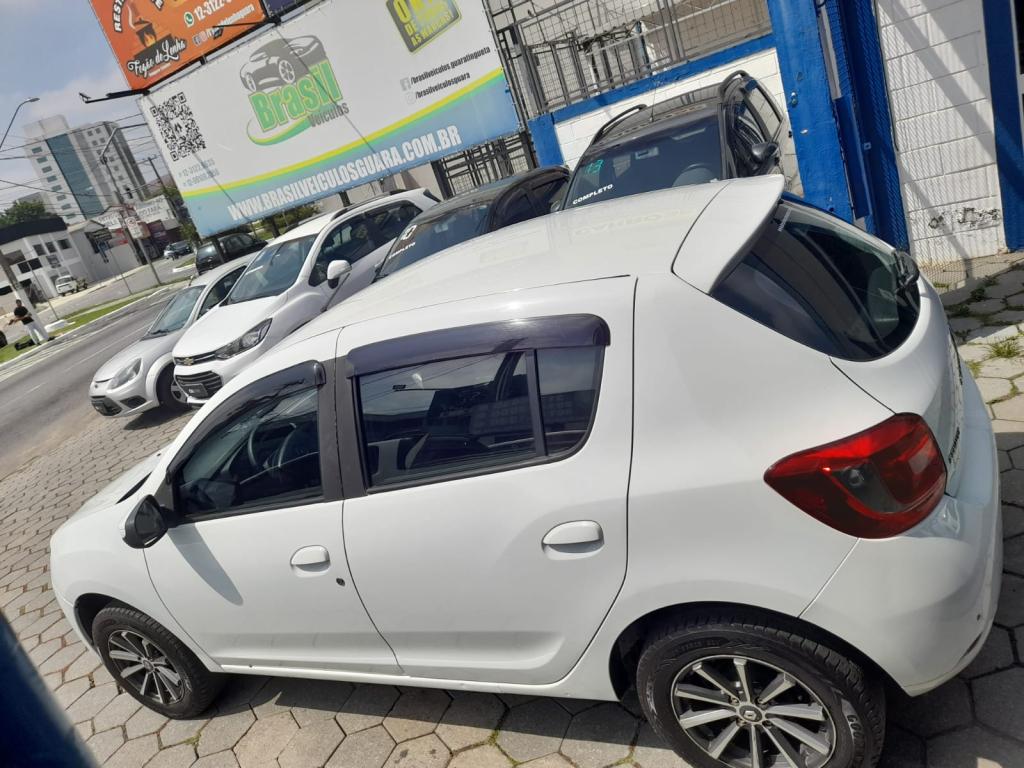 RENAULT Sandero - Foto