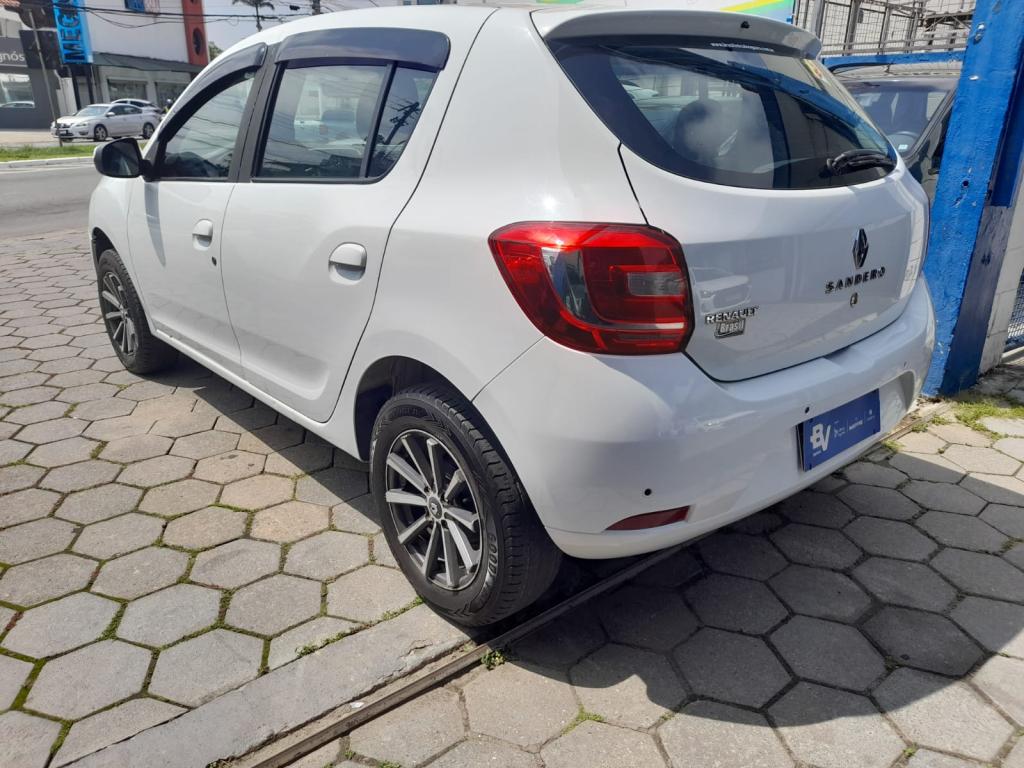 RENAULT Sandero - Foto