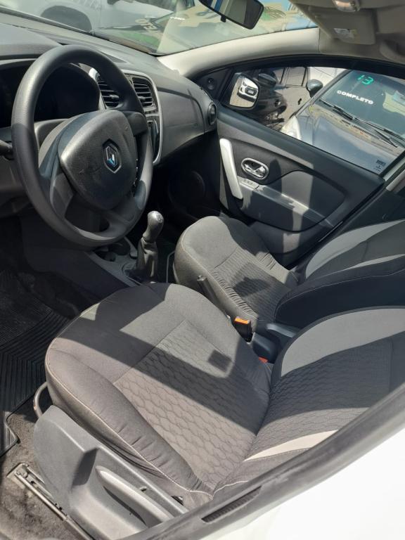RENAULT Sandero - Foto