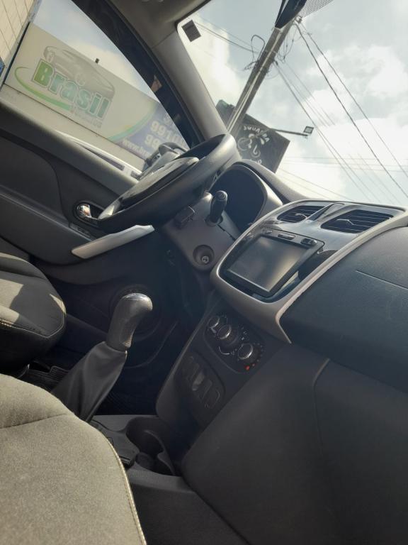 RENAULT Sandero - Foto