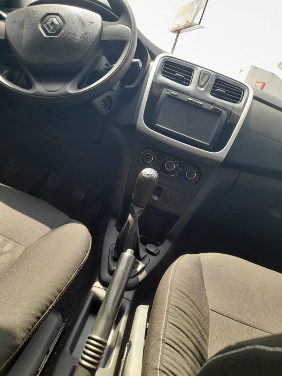 RENAULT Sandero - Foto