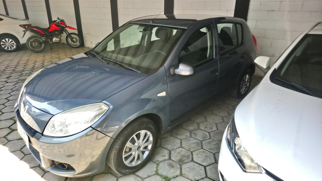 RENAULT Sandero - Foto