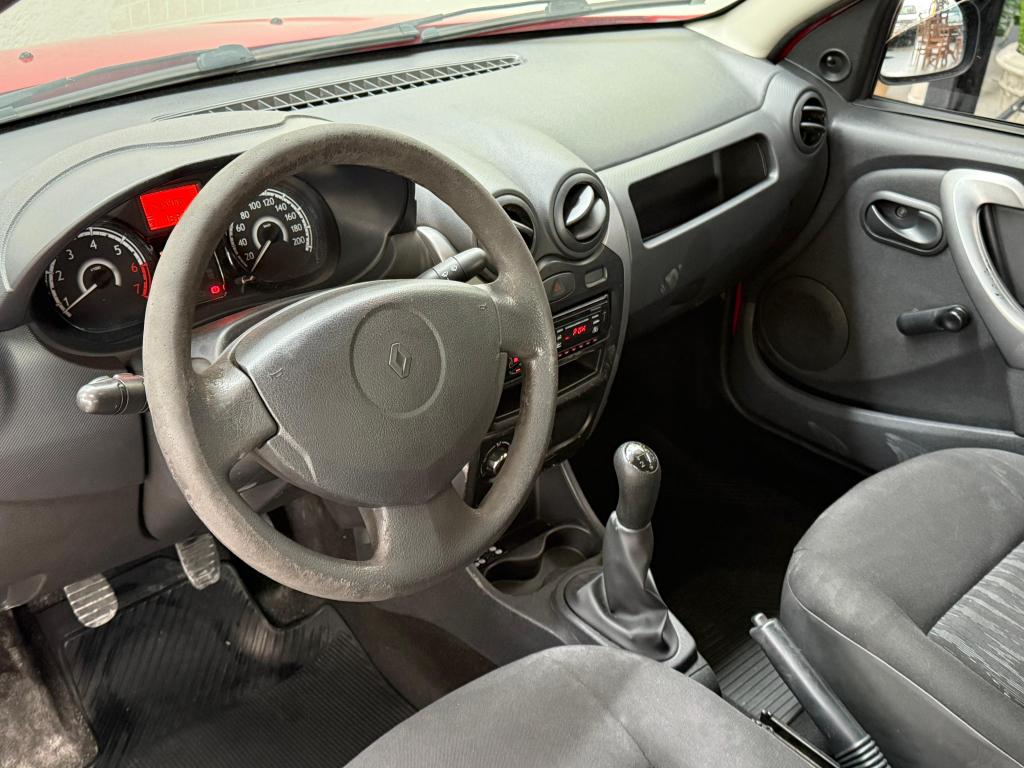 RENAULT Sandero - Foto