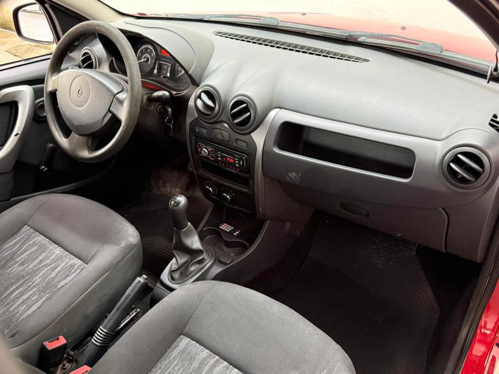 RENAULT Sandero - Foto