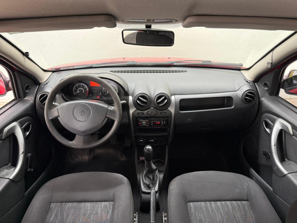 RENAULT Sandero - Foto